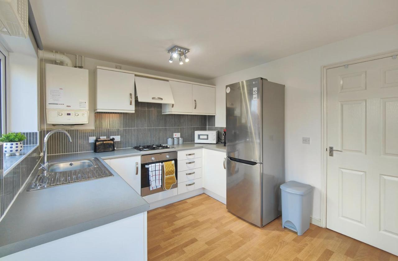 The Metcombe - Holiday Home With Free Parking 10 Minutes Walk To Etihad Stadium & Coop Live Arena Manchester Bagian luar foto