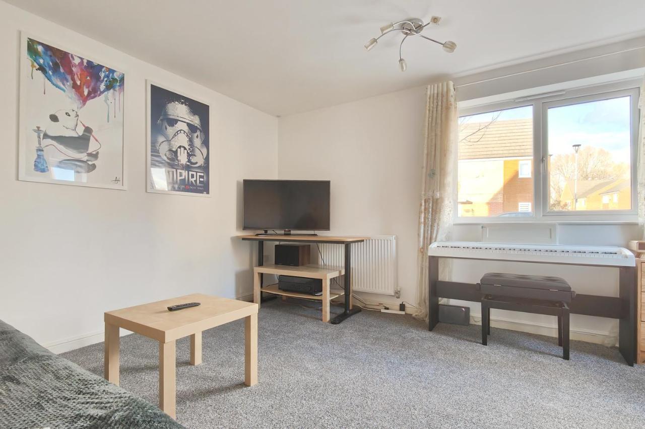 The Metcombe - Holiday Home With Free Parking 10 Minutes Walk To Etihad Stadium & Coop Live Arena Manchester Bagian luar foto